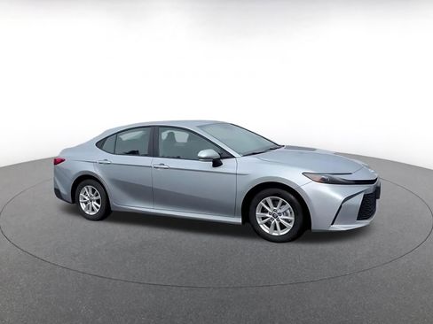 Used 2025 Toyota Camry LE image 2