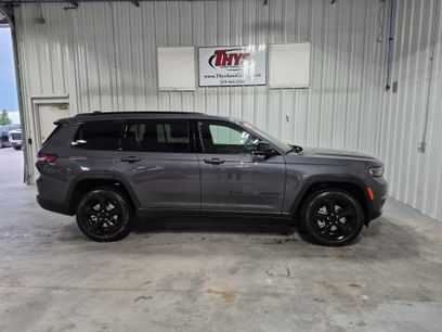 New 2025 Jeep Grand Cherokee L Limited w/ Black Appearance Package