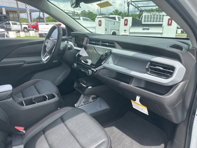 New 2027 Chevrolet Bolt RS w/ Super Cruise Package FWD image 33