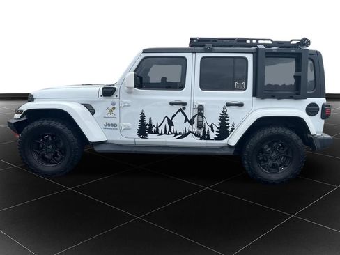 Used 2023 Jeep Wrangler Unlimited Sahara w/ Cold Weather Group AWD/4WD image 2