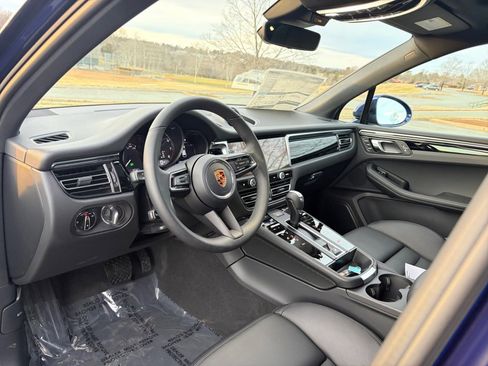 New 2026 Porsche Macan image 12
