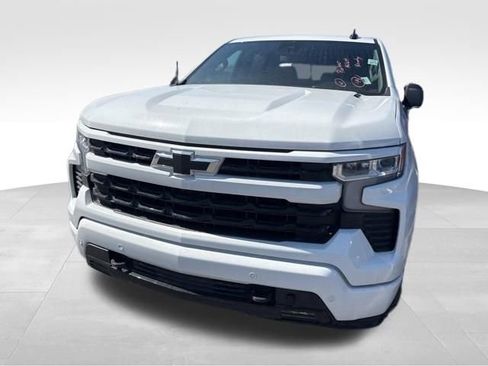 Used 2025 Chevrolet Silverado 1500 RST image 3