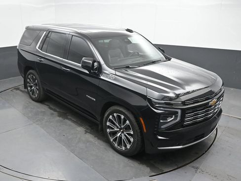 Used 2025 Chevrolet Tahoe High Country AWD/4WD image 35