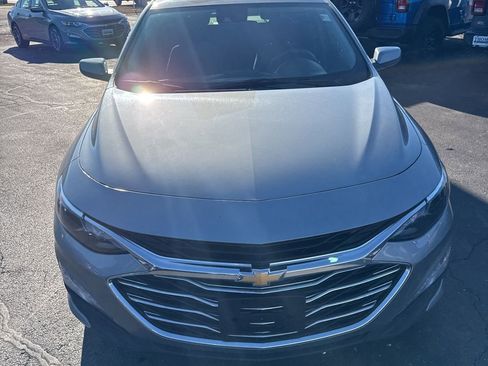 Used 2024 Chevrolet Malibu LT image 3