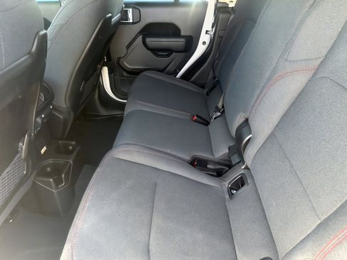 Used 2024 Jeep Gladiator Rubicon w/ Convenience Group image 14