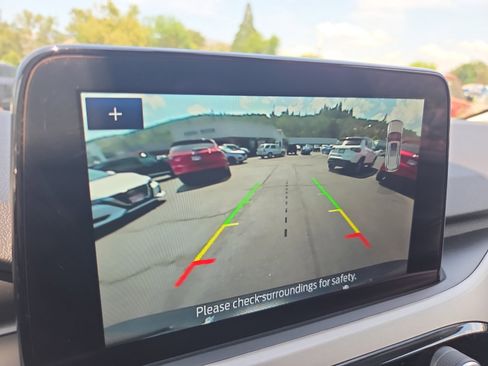 Used 2021 Ford Escape SE image 16