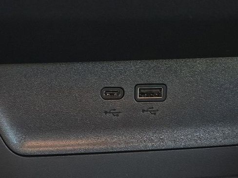New 2026 Chevrolet Equinox LT w/ Safety and Technology Package FWD image 7
