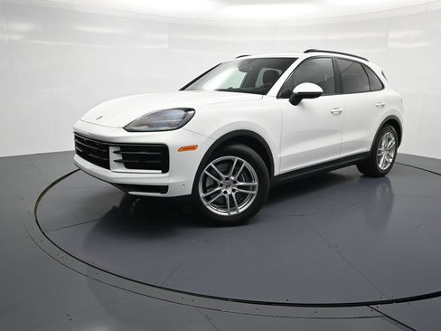 Used 2026 Porsche Cayenne AWD/4WD image 33