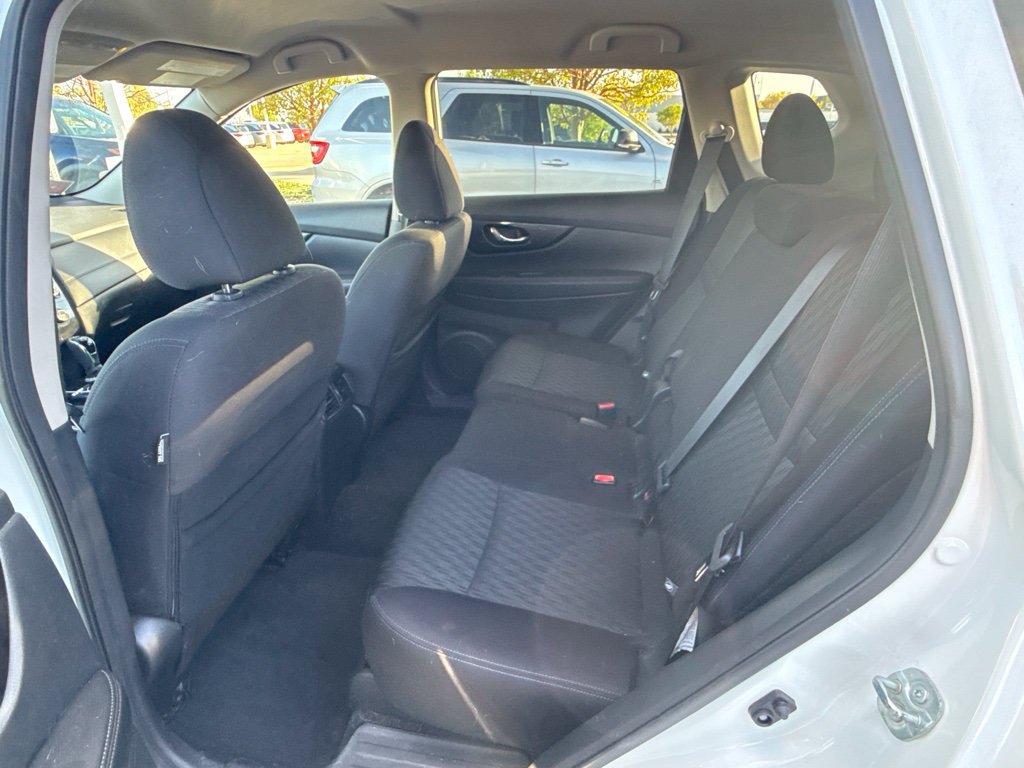 Used 2019 Nissan Rogue SV AWD/4WD image 12
