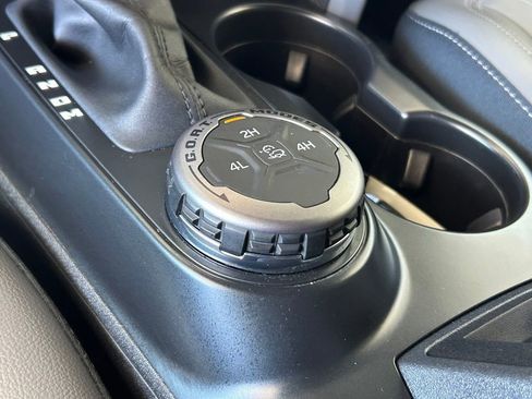 Used 2024 Ford Bronco Outer Banks image 15