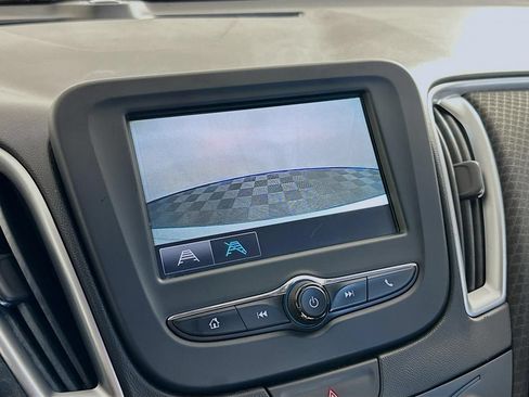 Used 2017 Chevrolet Malibu LS FWD image 32