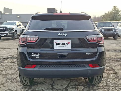Certified 2022 Jeep Compass Latitude image 22