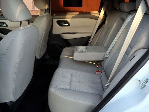 Certified 2025 Nissan Rogue SV FWD image 13