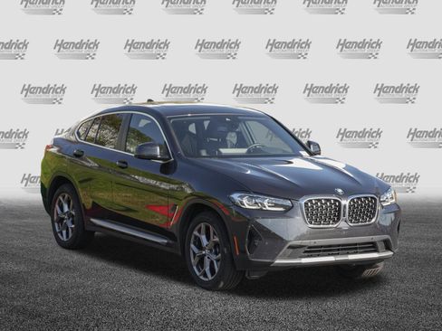 Certified 2025 BMW X4 xDrive30i image 2