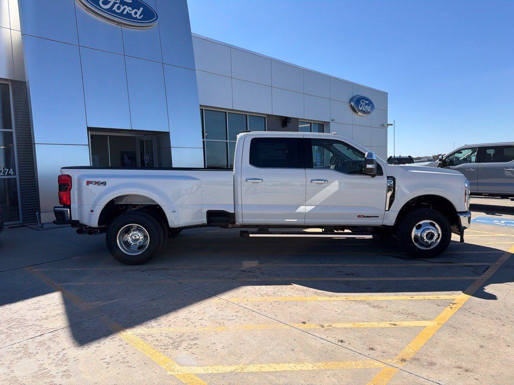 New 2027 Ford F350 Lariat w/ Lariat Premium Package AWD/4WD image 11