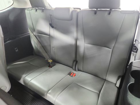 Used 2020 Toyota Highlander Platinum image 35