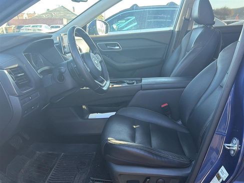 Used 2021 Nissan Rogue SL image 3