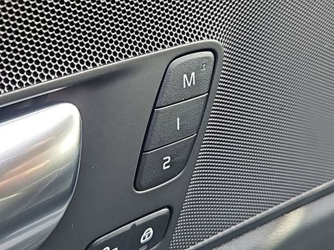 New 2025 Volvo XC60 T8 Plus w/ Climate Package image 9