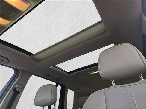 Used 2011 Mercedes-Benz GLK 350 2WD image 15