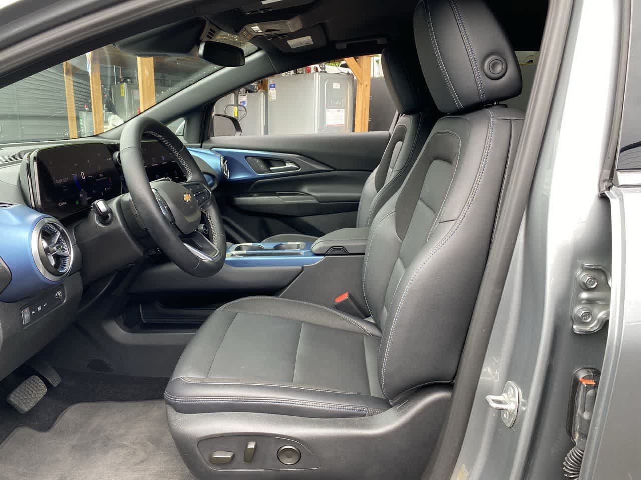Used 2024 Chevrolet Equinox EV LT FWD image 13