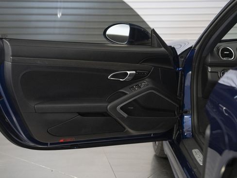 Used 2025 Porsche 718 Cayman S RWD image 20