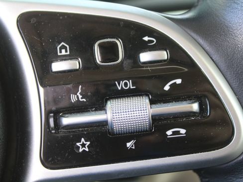 Used 2021 Mercedes-Benz GLE 350 4MATIC image 33