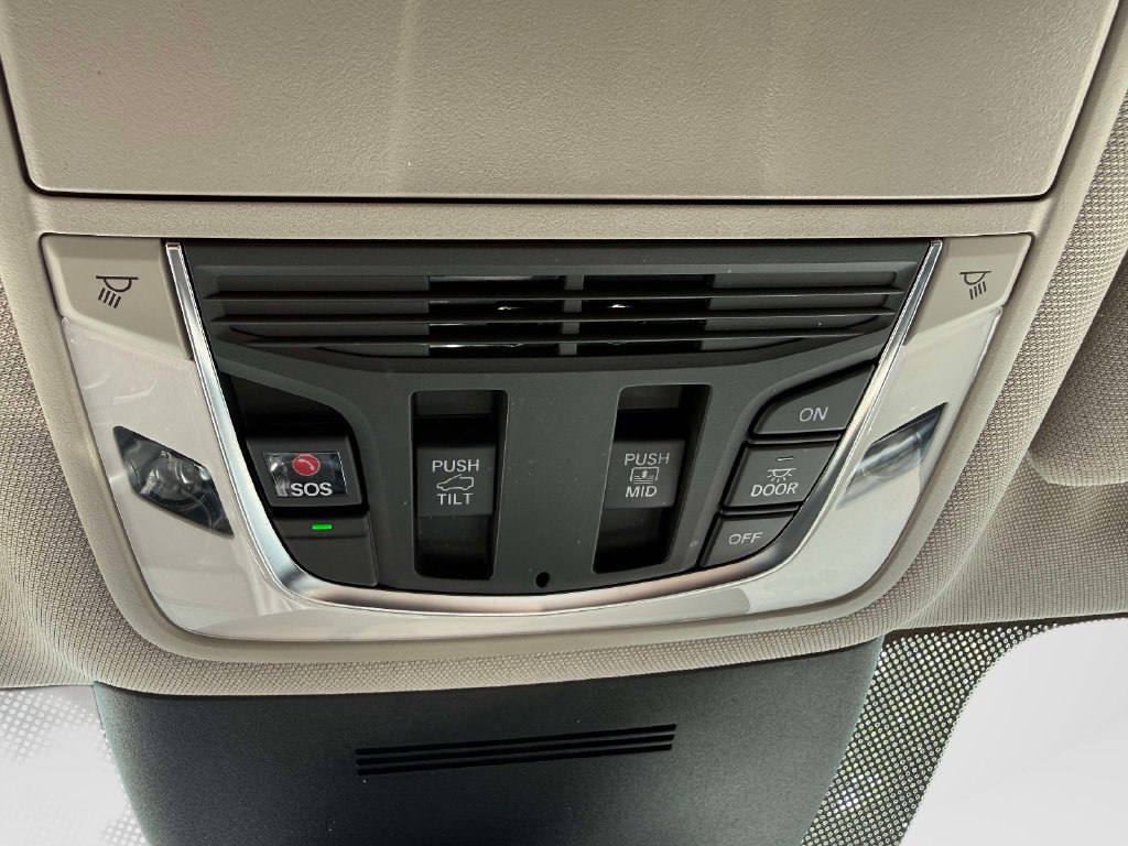 Certified 2025 Acura MDX w/ Technology Package AWD/4WD image 30