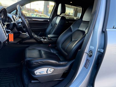 Used 2016 Porsche Cayenne S image 34