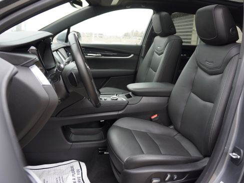 Used 2025 Cadillac XT5 Premium Luxury image 24