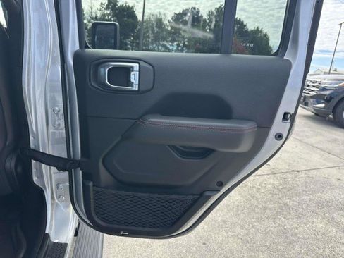 Used 2022 Jeep Gladiator Rubicon w/ LED Lighting Group image 16
