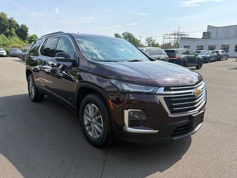 Used 2023 Chevrolet Traverse LT AWD/4WD image 3