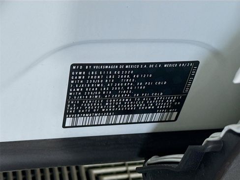 Used 2026 Volkswagen Tiguan SE AWD/4WD image 23
