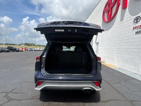 Used 2021 Toyota Highlander XSE FWD image 33