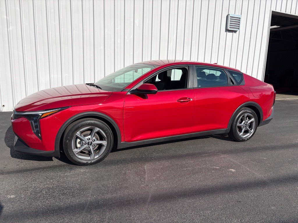 Used 2025 Kia K4 FWD image 1