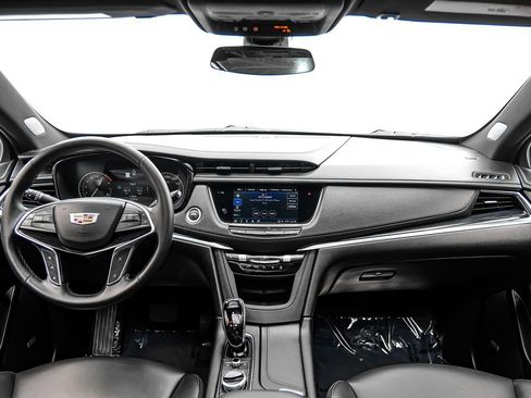 Used 2025 Cadillac XT5 Premium Luxury FWD image 12