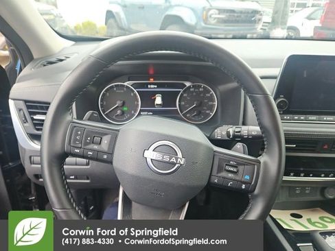 Used 2025 Nissan Rogue SV image 10