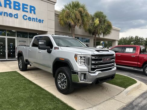 Used 2022 GMC Sierra 2500 SLE w/ SLE Value Package; AWD/4WD image 3