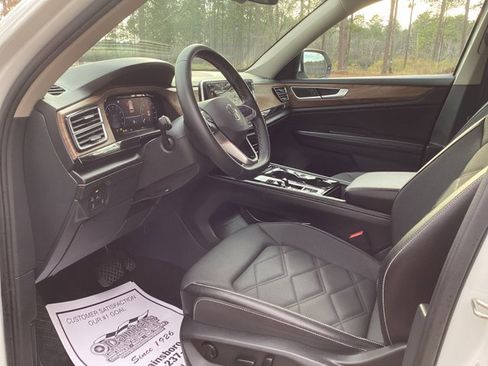 Used 2024 Volkswagen Atlas SE image 9