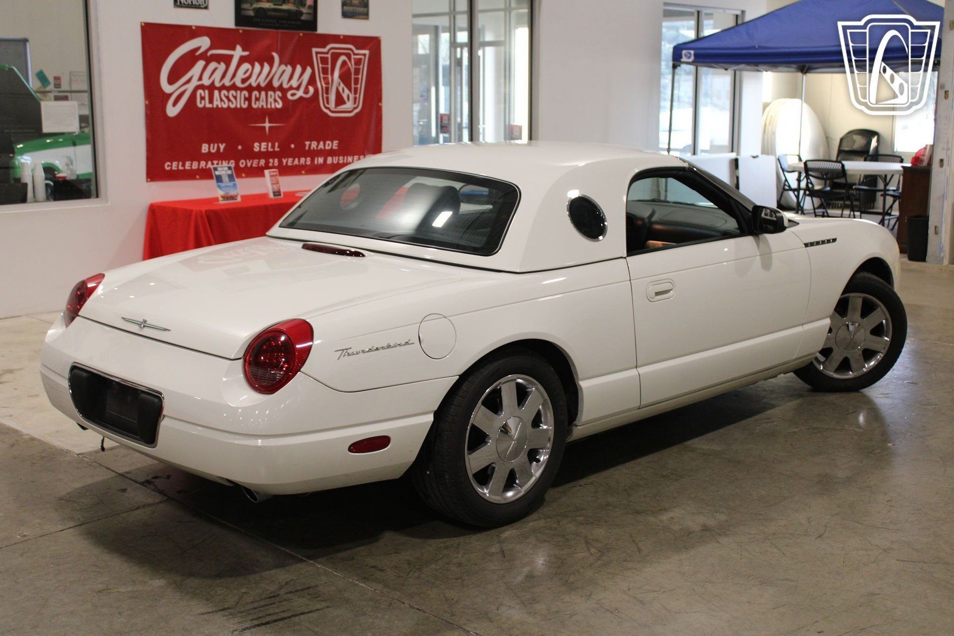 Used 2002 Ford Thunderbird RWD image 11