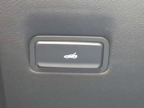 Used 2019 Chevrolet Corvette Stingray Coupe w/ Battery Protection Package RWD image 25