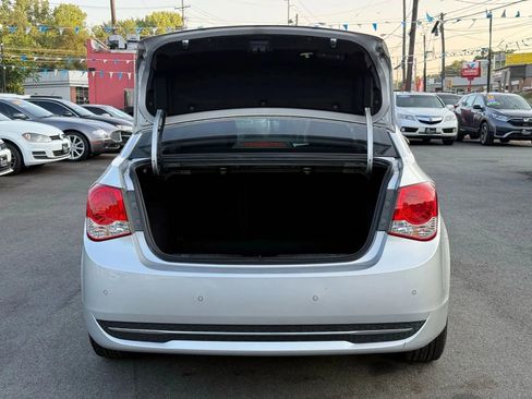 Used 2016 Chevrolet Cruze LT w/ Sun And Sound Package image 10
