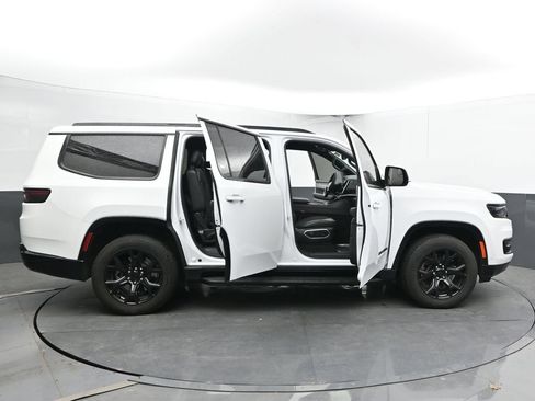 Used 2024 Jeep Wagoneer Series II AWD/4WD image 64