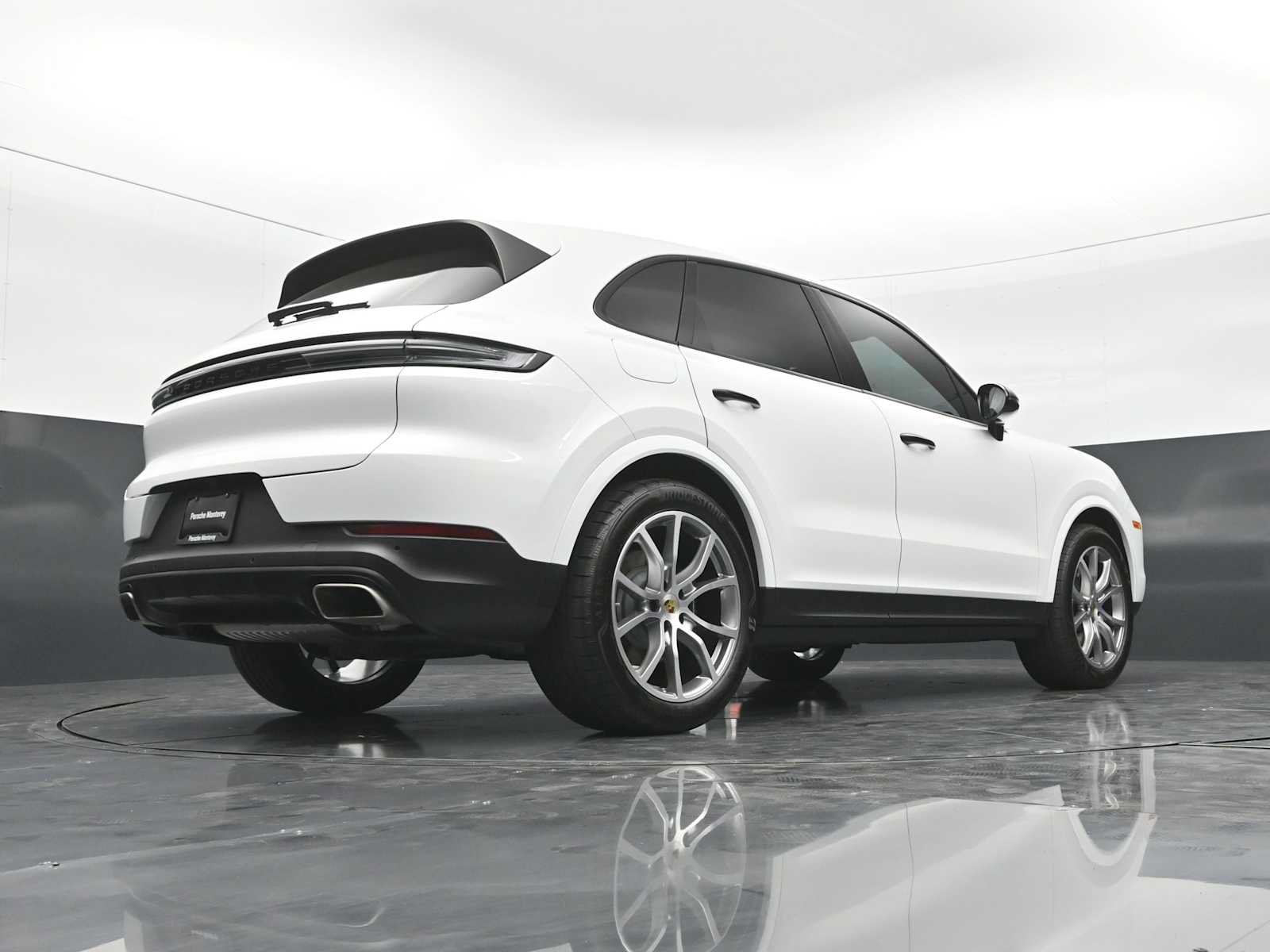 Certified 2024 Porsche Cayenne AWD/4WD image 41