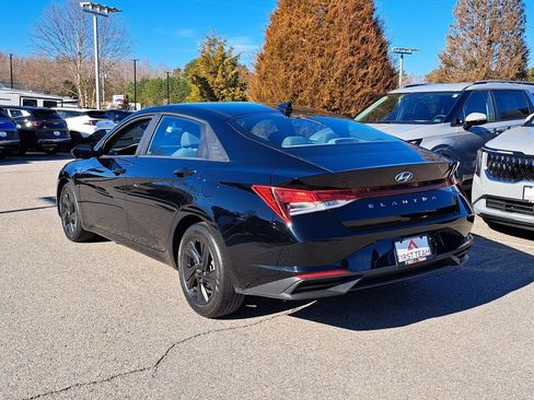 Used 2023 Hyundai Elantra SEL image 7