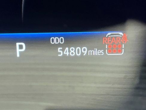 Used 2024 Toyota Highlander LE image 11