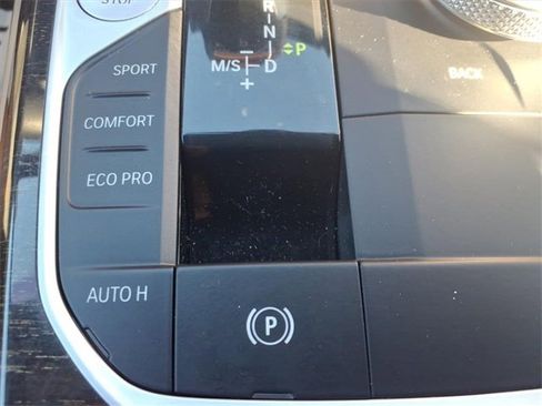 Used 2020 BMW 330i xDrive Sedan w/ Premium Package image 17