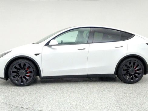 Used 2022 Tesla Model Y Performance image 8