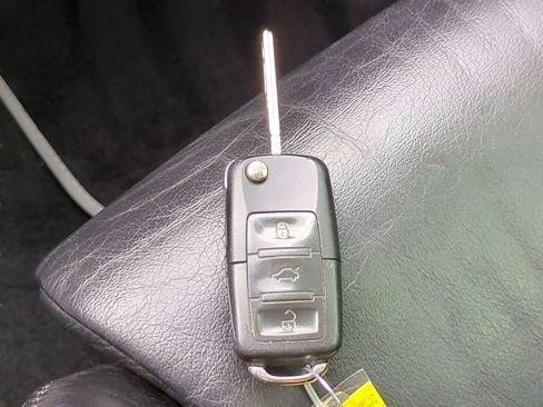 Used 2004 Volkswagen R32 image 25