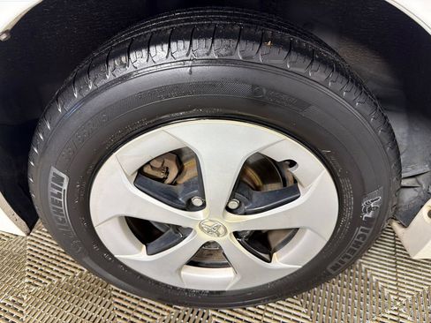 Used 2013 Toyota Prius Two image 16