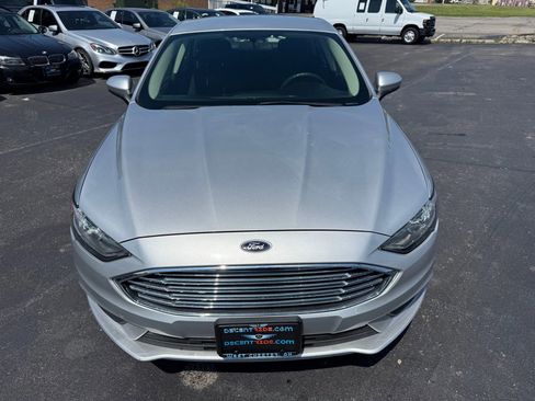 Used 2017 Ford Fusion SE w/ Fusion SE Technology Package image 9